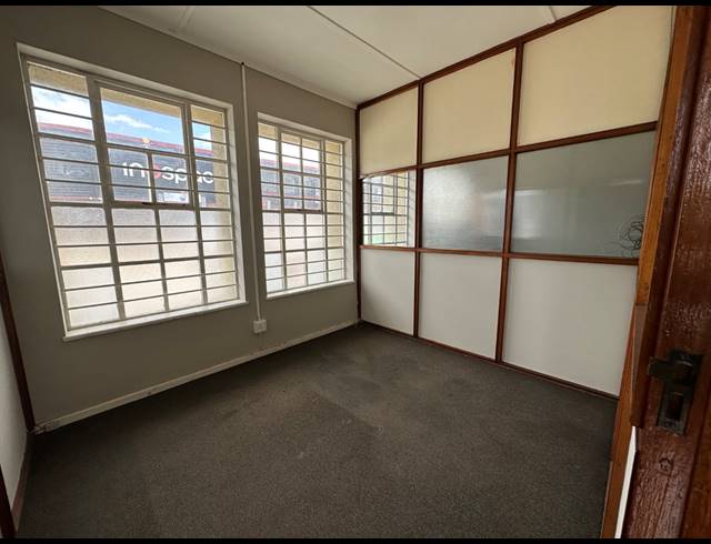 747M² WAREHOUSE TO LET IN PAARDEN EILAND
